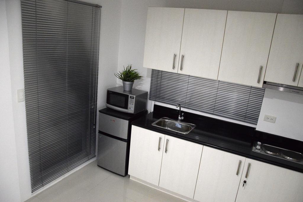 Jazz Makati Luxury Apartment Manila Luaran gambar