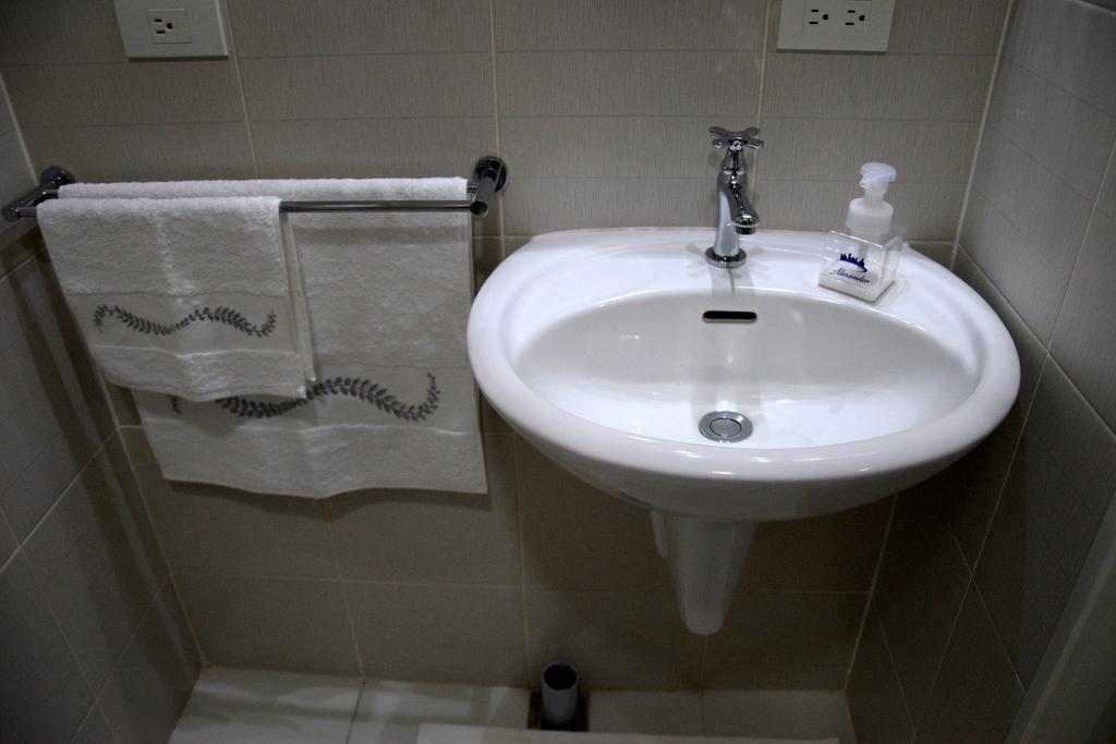 Jazz Makati Luxury Apartment Manila Luaran gambar