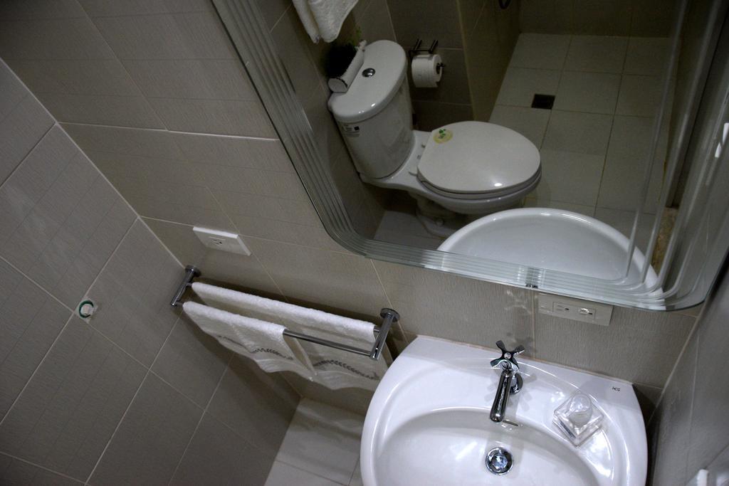 Jazz Makati Luxury Apartment Manila Luaran gambar